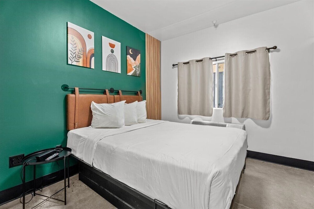 Hollywood Le Bon Hotel 18/50