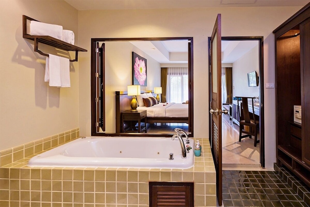 Fair House Beach Resort & Hotel 76/77
