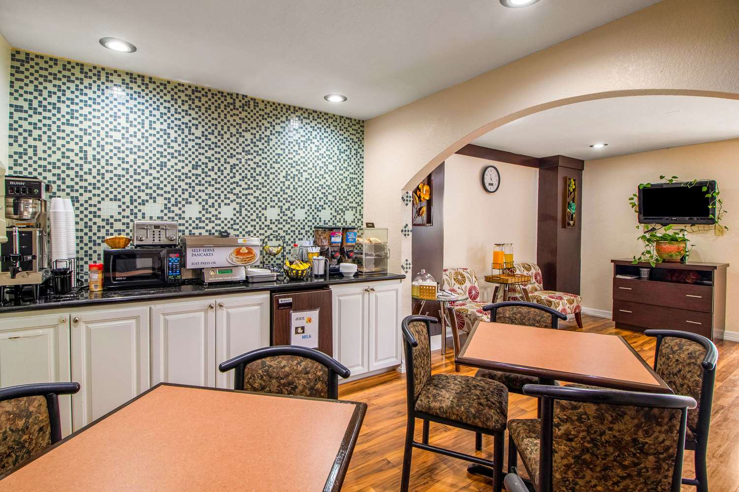 Rodeway Inn & Suites Houston near Medical Center 22/32