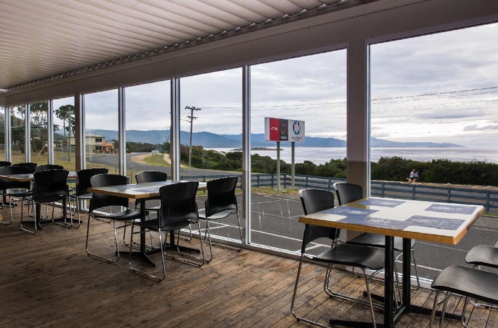 Beachfront Bicheno 35/50