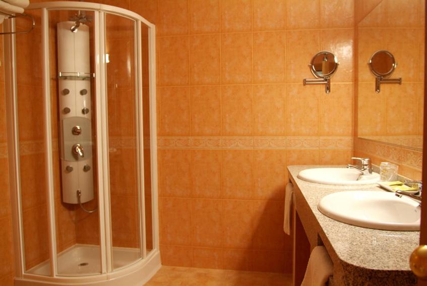 غرفة بسرير مزدوج أو سريرين منفصلين، Hotel Cabanas 8/10