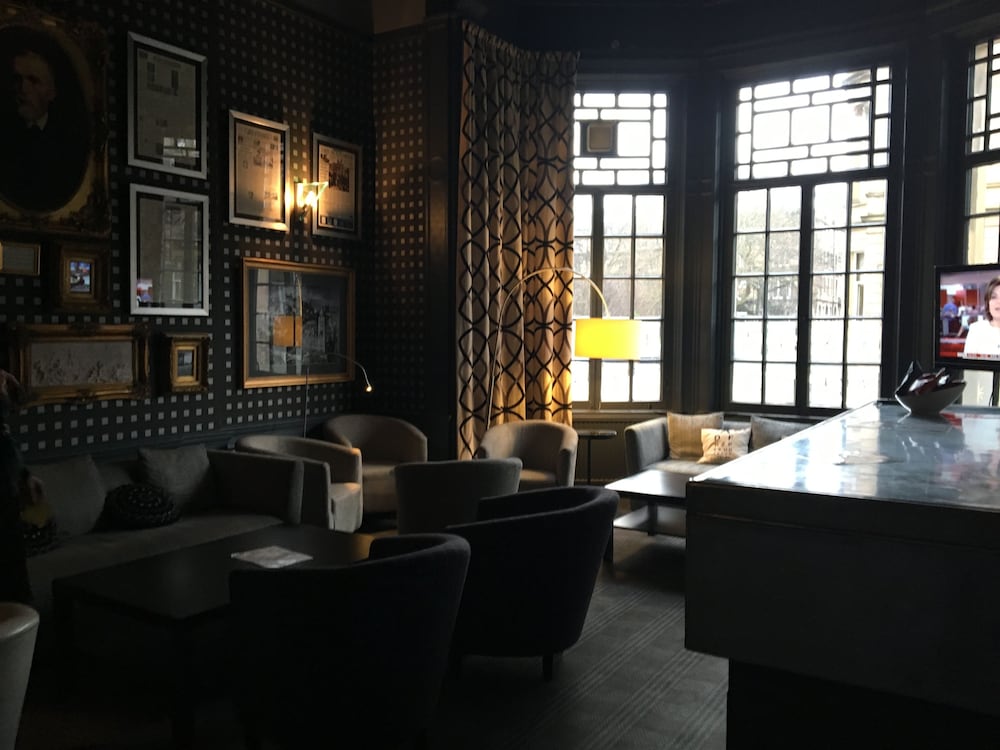 B B Edinburgh Hotel 30/41