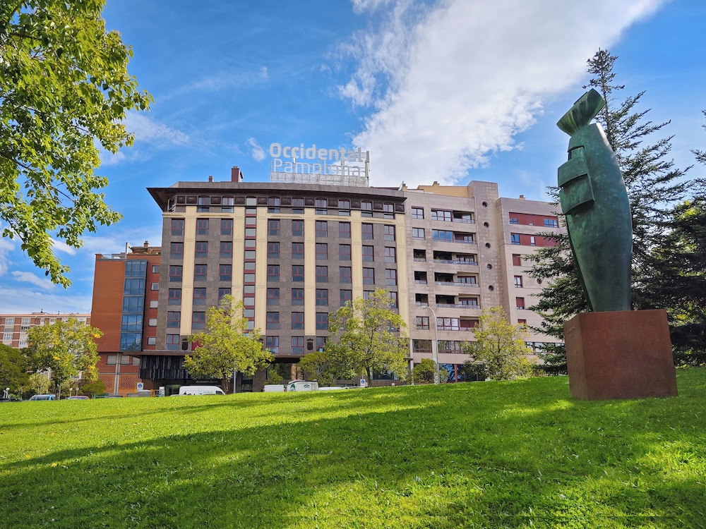 Occidental Pamplona 2/50