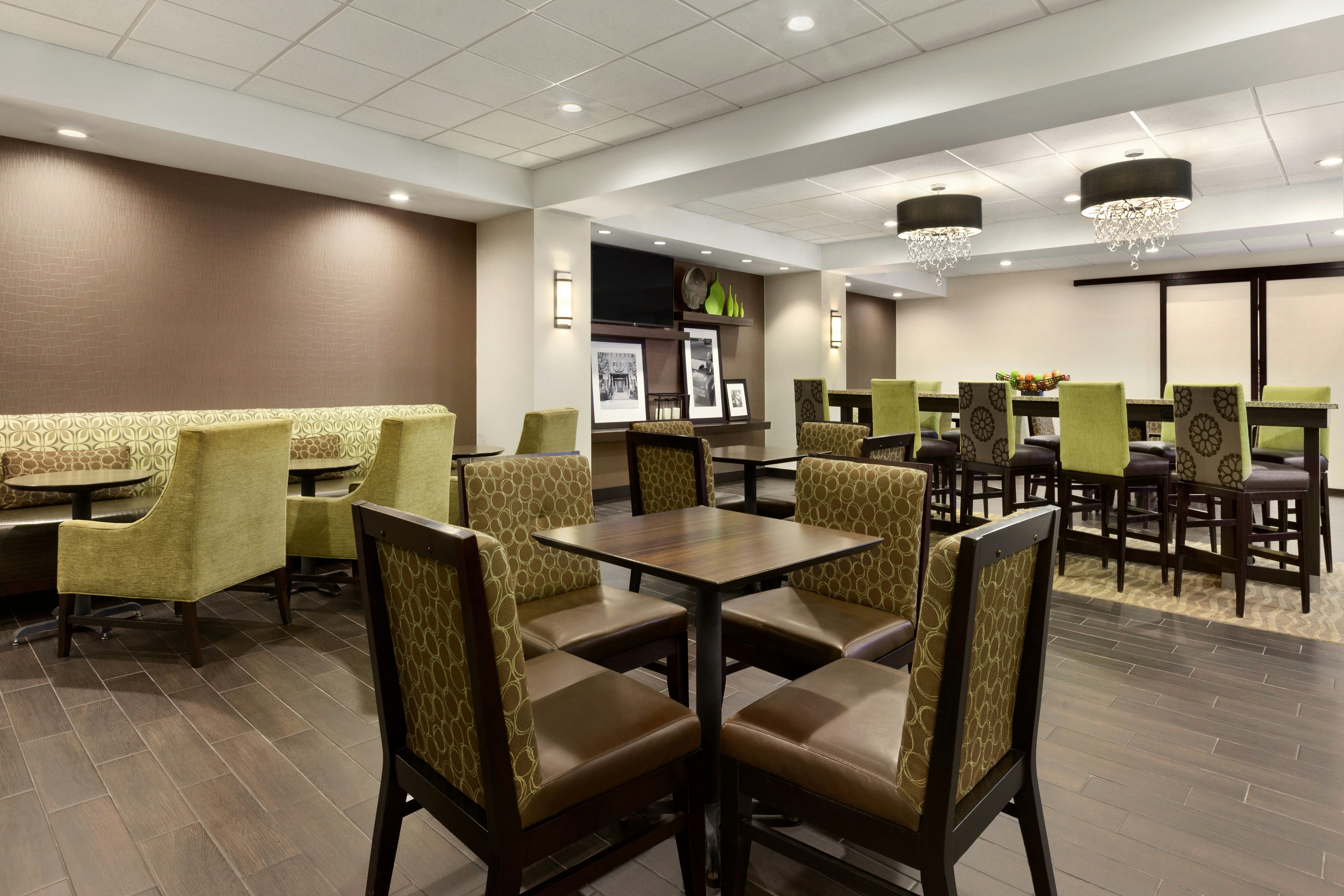 Hampton Inn Dover 33/55