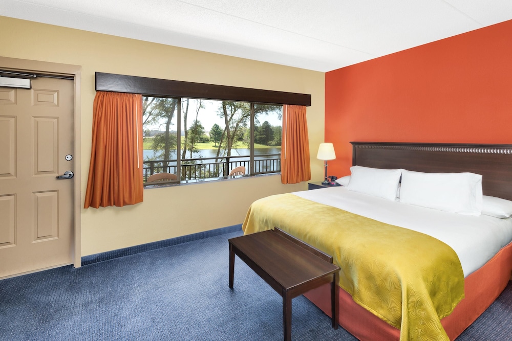Room, Queen Bed