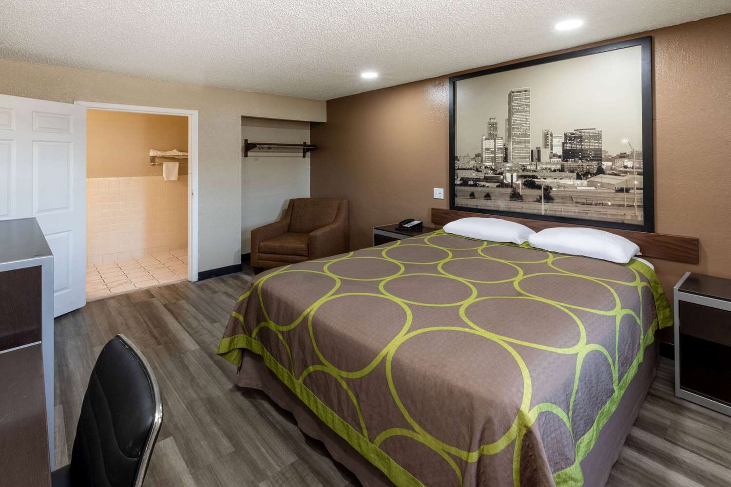 Super 8 By Wyndham Tulsa/Arpt/St Fairgrounds 18/33