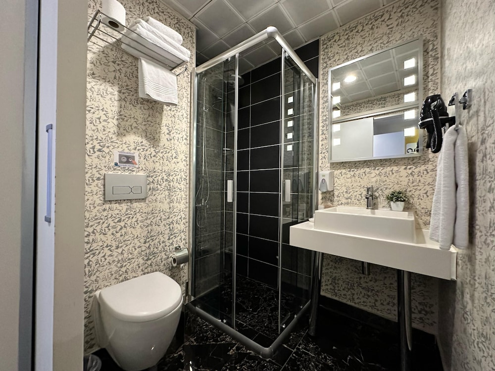 Tempo Hotel 4levent Istanbul 54/57