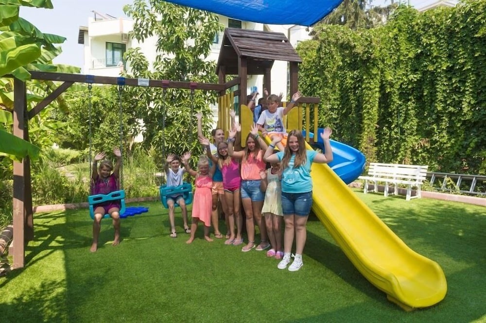 Sandy Beach Hotel 38/48