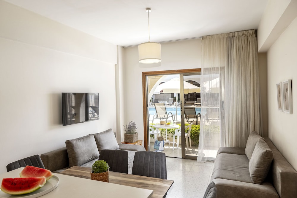 Stephanos Hotel Apartments 31/47