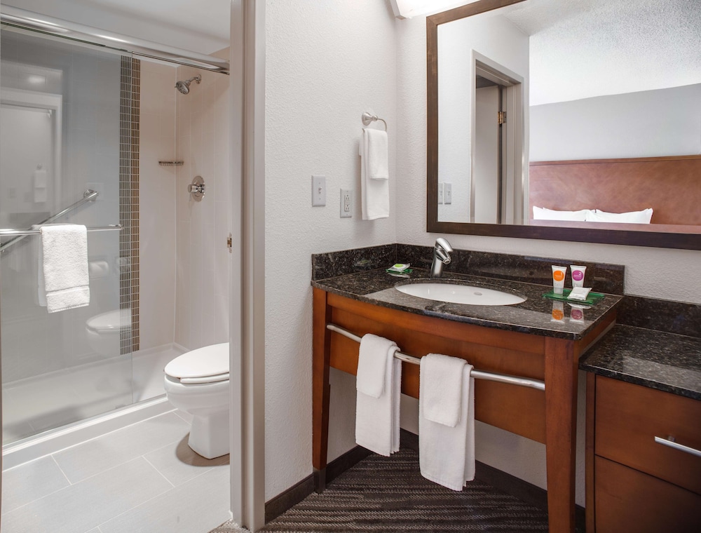 Hyatt Place Cincinnati/Blue Ash 7/28