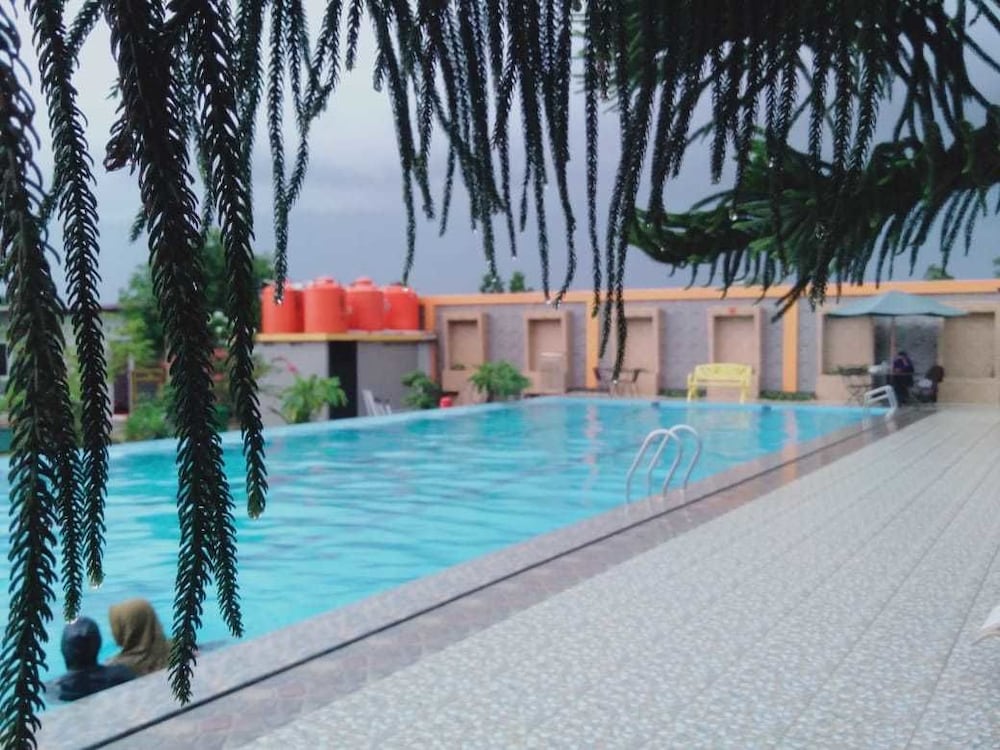 Fortune Front One Hotel Kendari 28/33