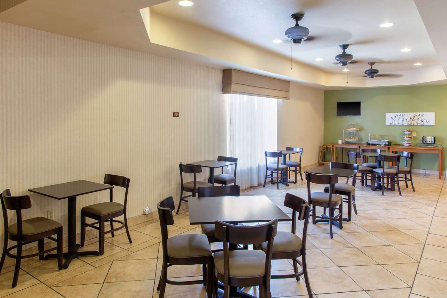 Sleep Inn & Suites Bakersfield North 36/46