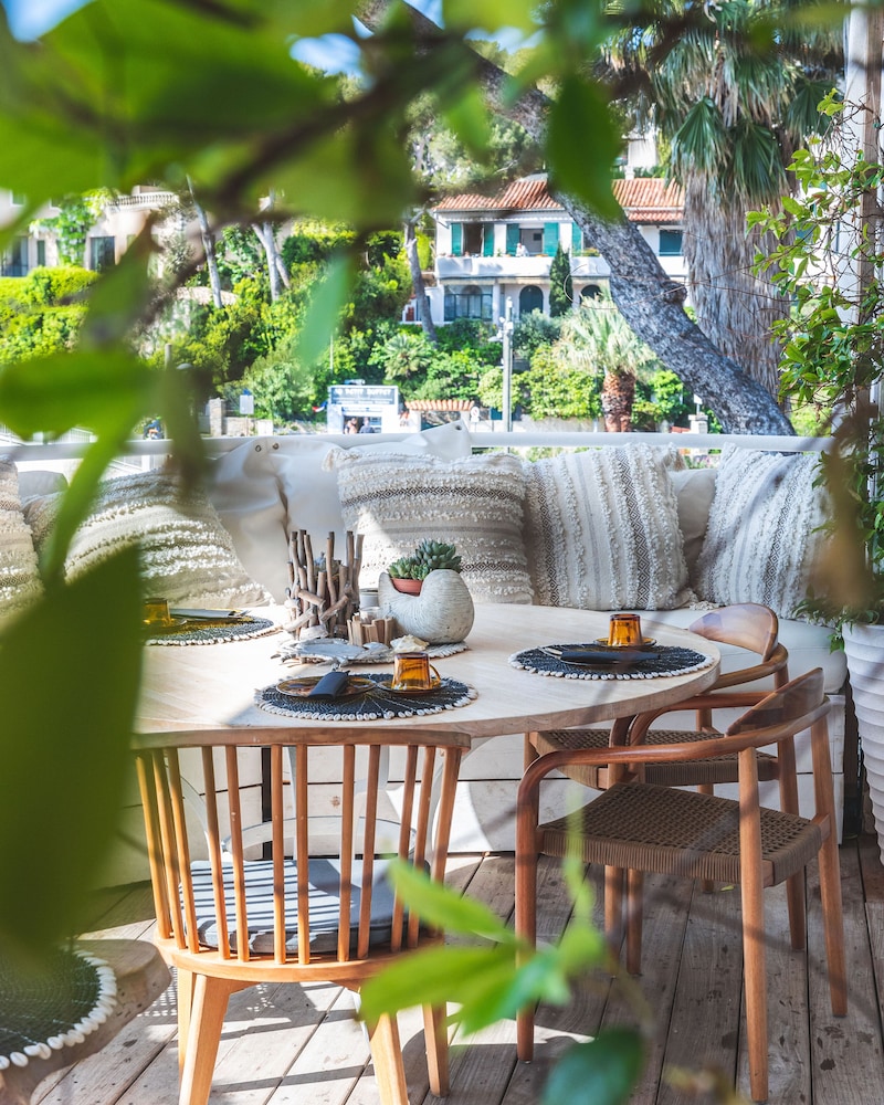 Hôtel De La Plage Mahogany 56/66