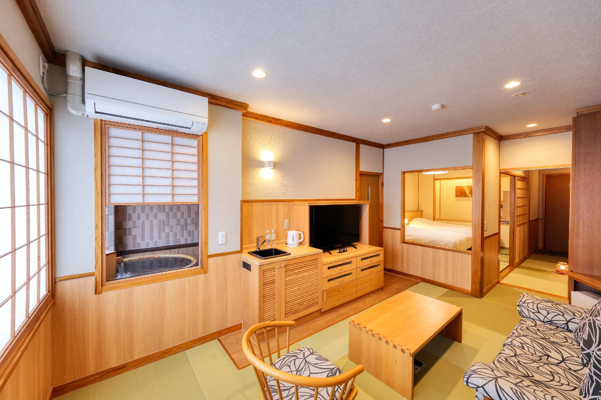 Renovated, Japanese Western, Futon Bed, Private Bathroom