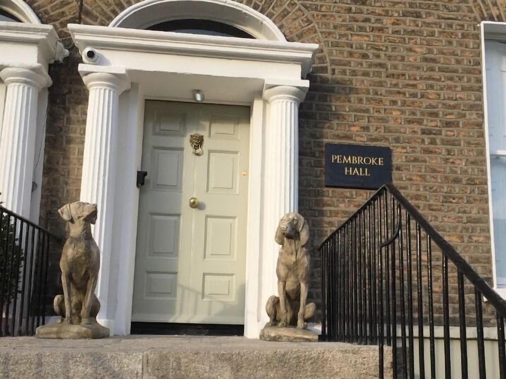 Pembroke Hall 6/50
