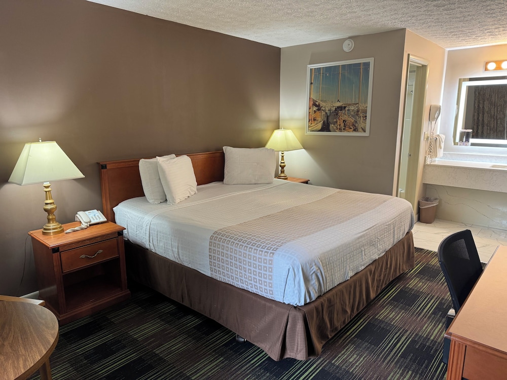 South Shore Inn 20/54