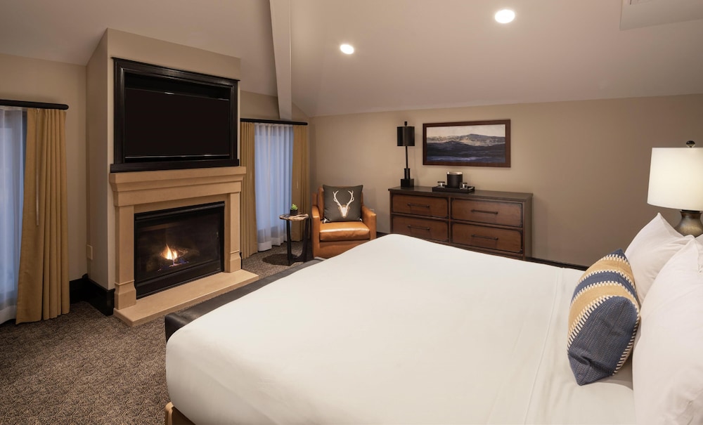 Bi Level, Suite, King Bed