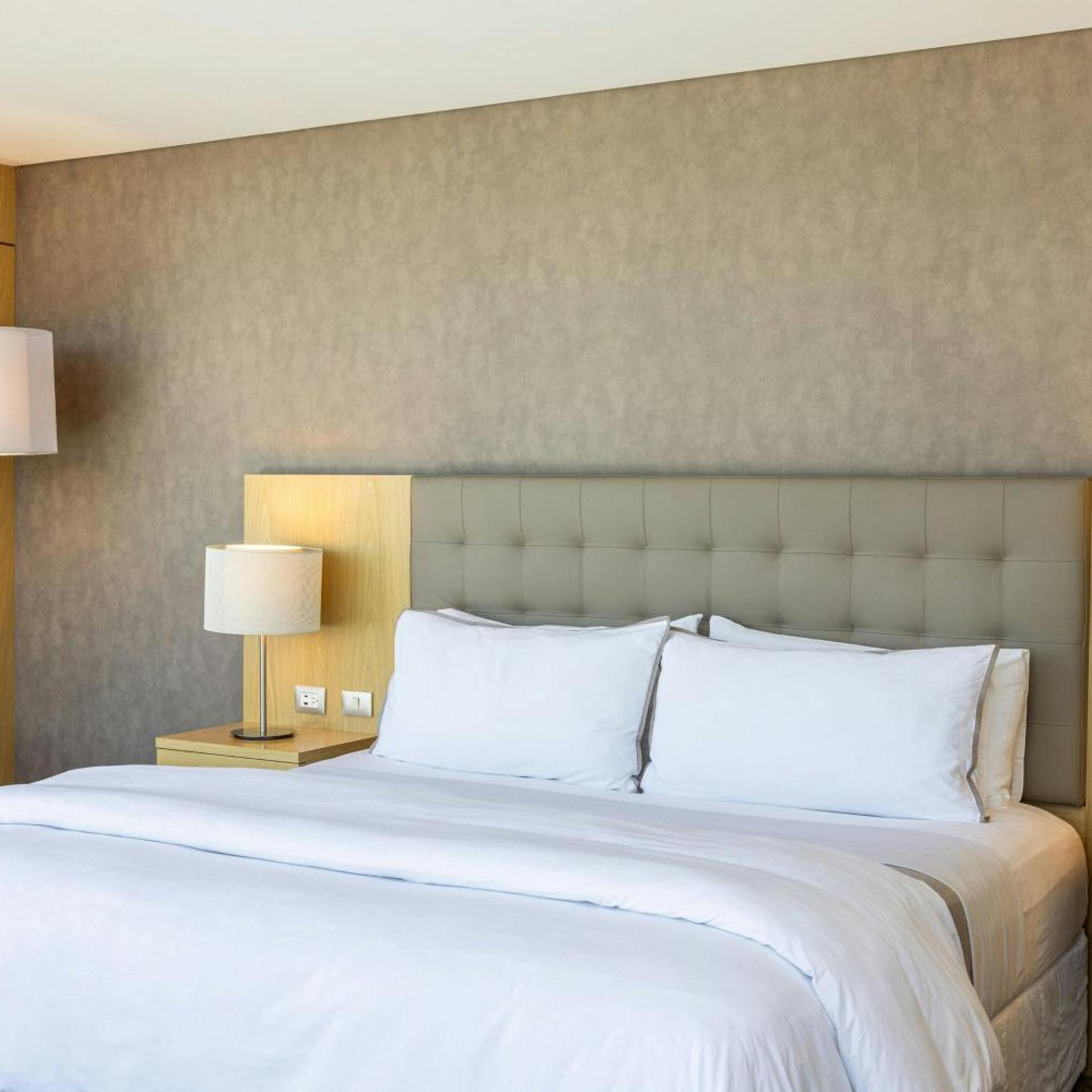 Guest Room, Deluxe, King Bed, City View, THE WESTIN GUADALAJARA 6/10