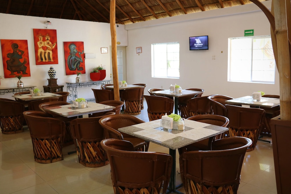 Hotel Zar Colima 37/48