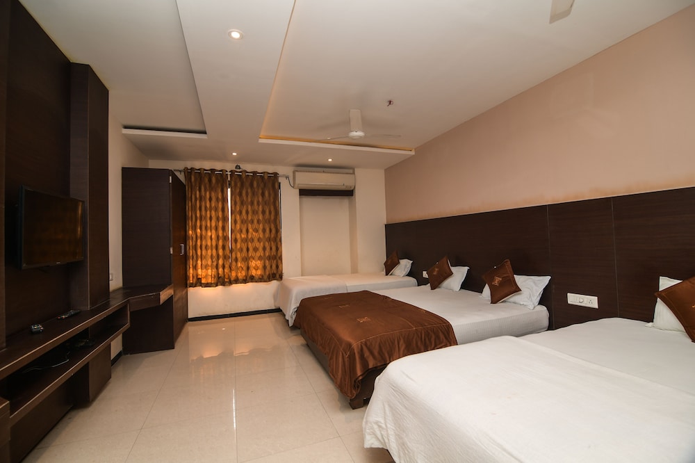 Family, Single, 2 Double and Twin Beds