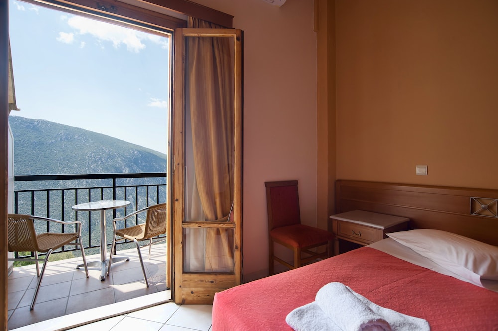 Acropole Delphi Hotel 30/73