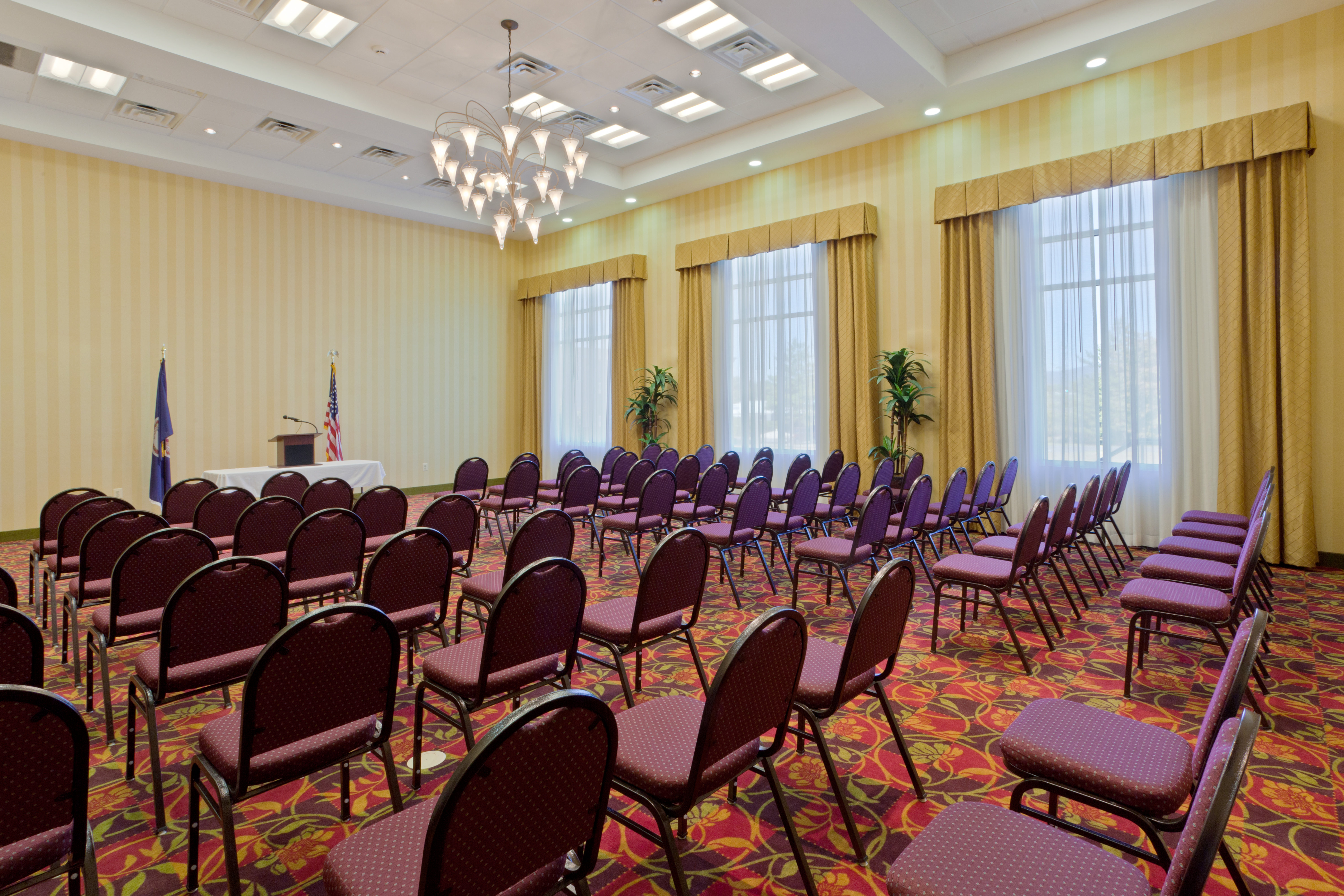 Holiday Inn Express Woodstock-Shenandoah Valley 21/28