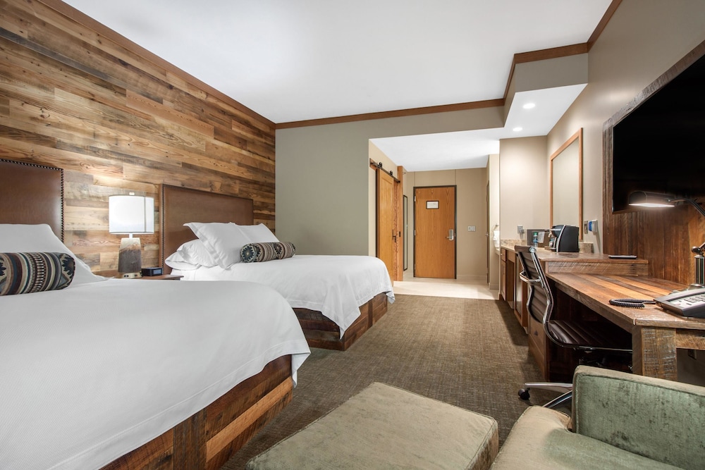 Norfolk Lodge Suites Ascend Hotel Collection 12/32