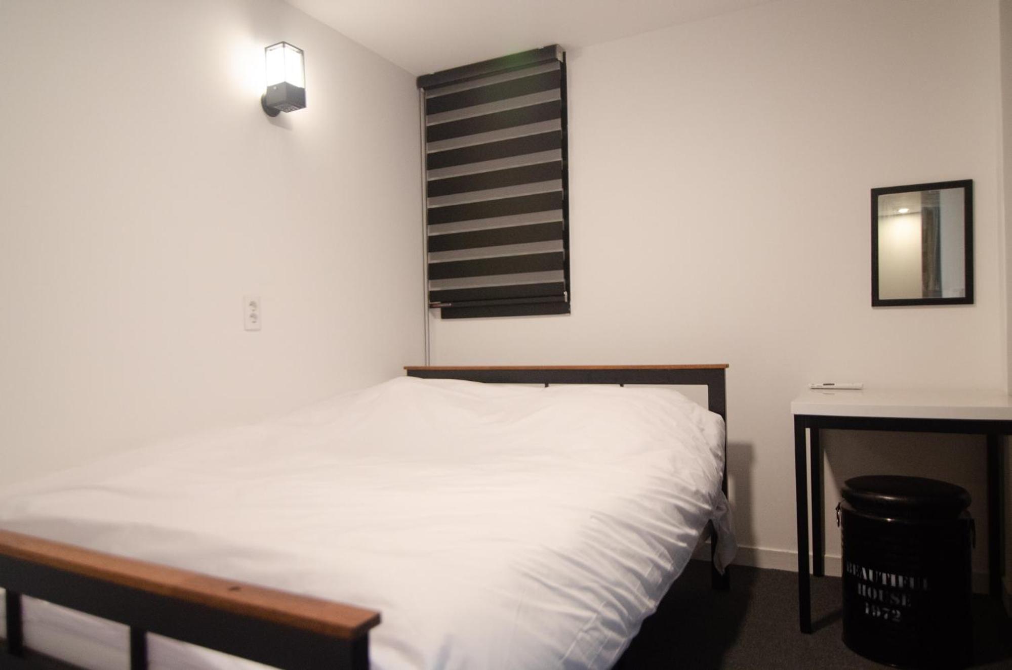 Room, Single, Private Bathroom