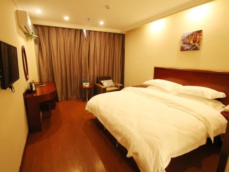 GreenTree Inn Anhui Fuyang Railway Station W XianGYAng Road Business Hotel 9/47