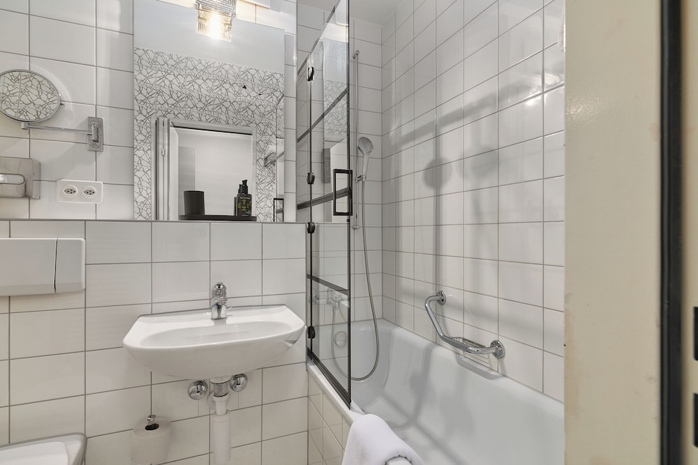 River, Junior Suite, Twin Beds, Sofa، Sorell Hotel Merian 9/10