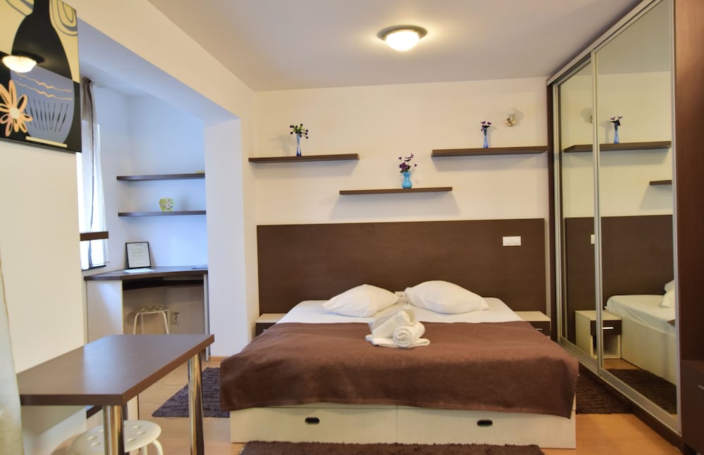 Decebal Residence Apartments 13/80