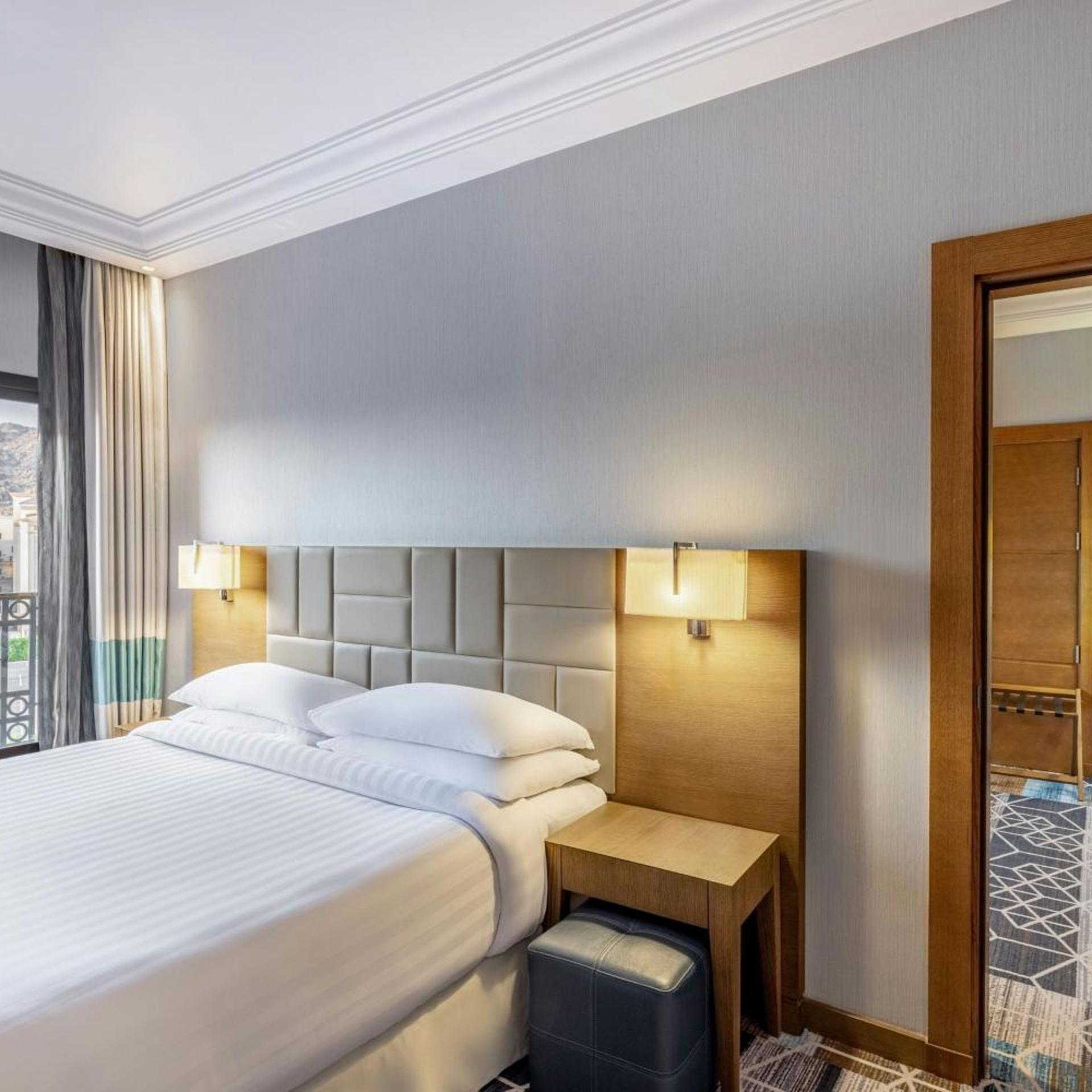 Junior Suite, King Bed