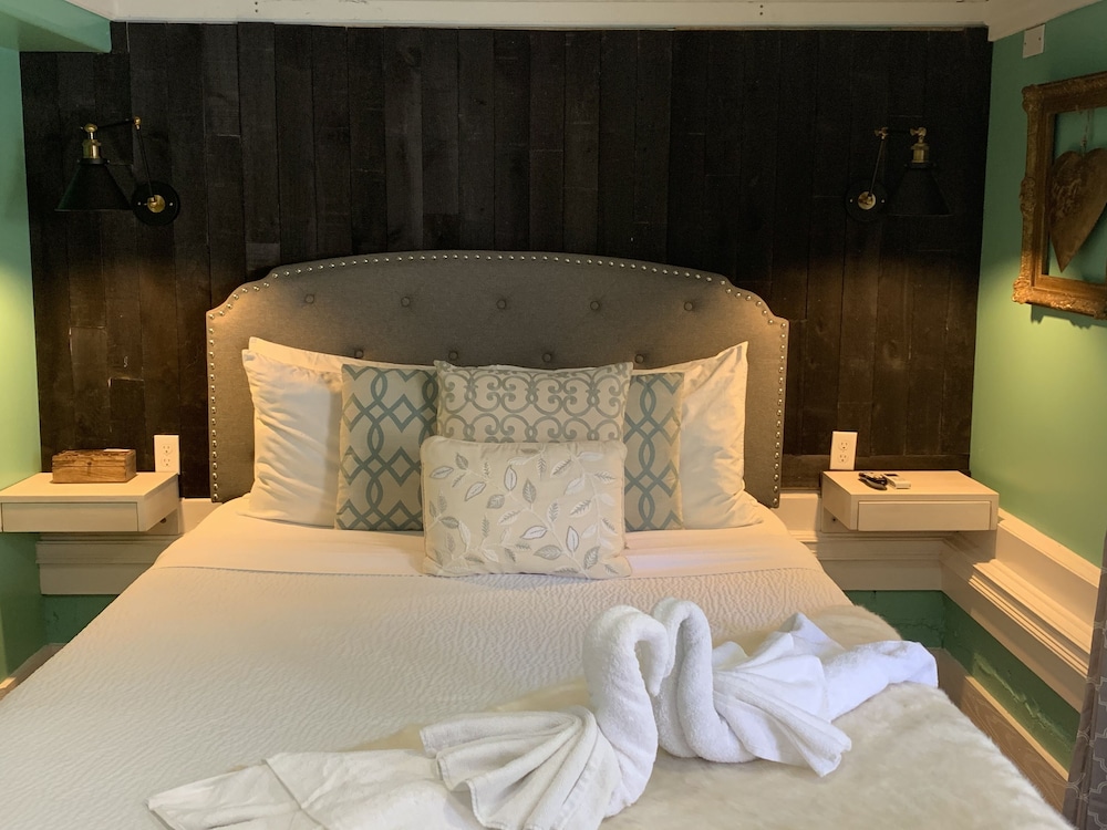 Peace and Plenty Inn B&B 49/71