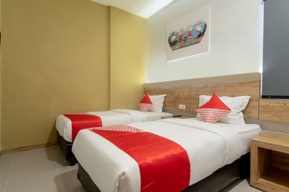 OYO 3159 Festive Inn 19/28