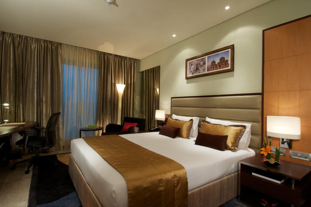 Indulgence, Premium, King Bed, City View