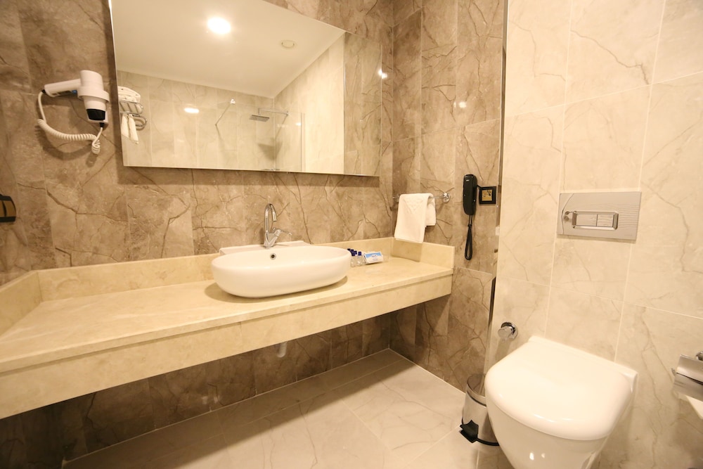 Ema Ozturk Thermal Hotel 38/39