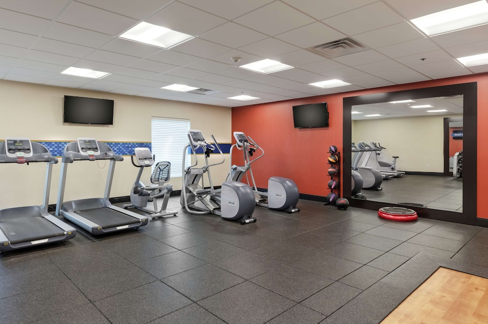 Hampton Inn Emersonlakepoint Ga 26/55