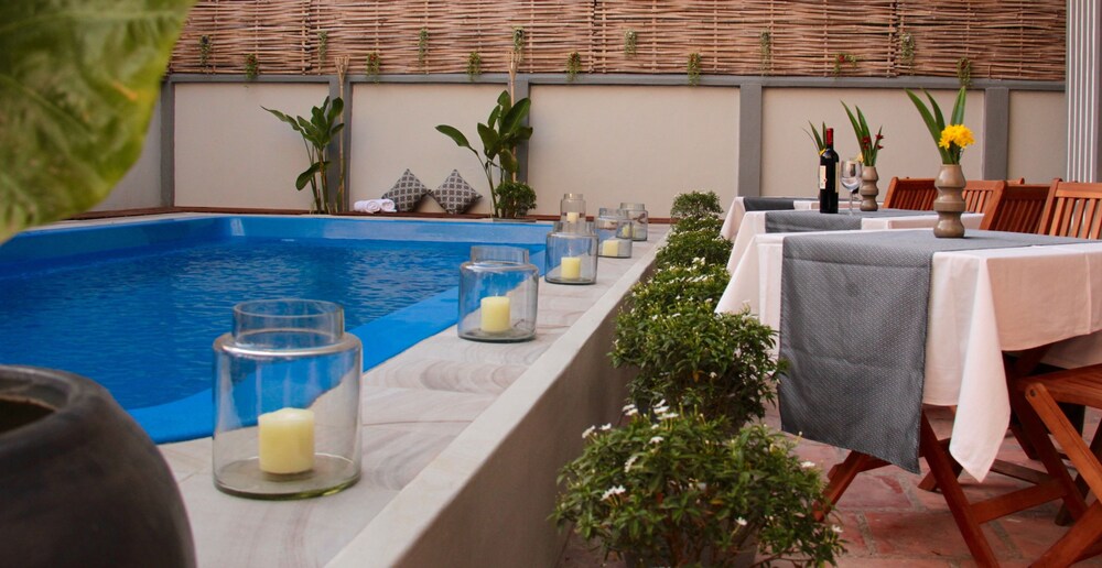 Lemongrass and Ginger Hotel 46/50