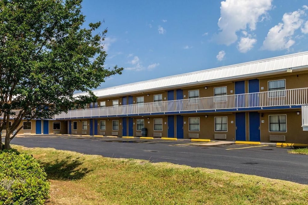 Econo Lodge Mineral Wells, TX 3/23