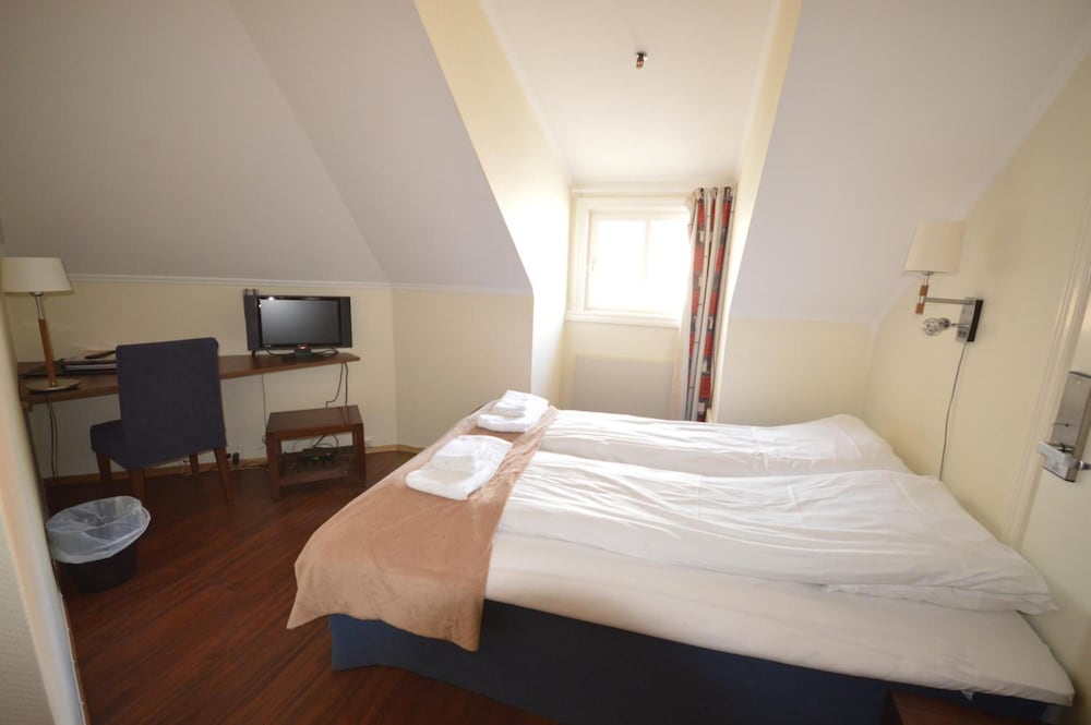 Victoria Hotel 14/50
