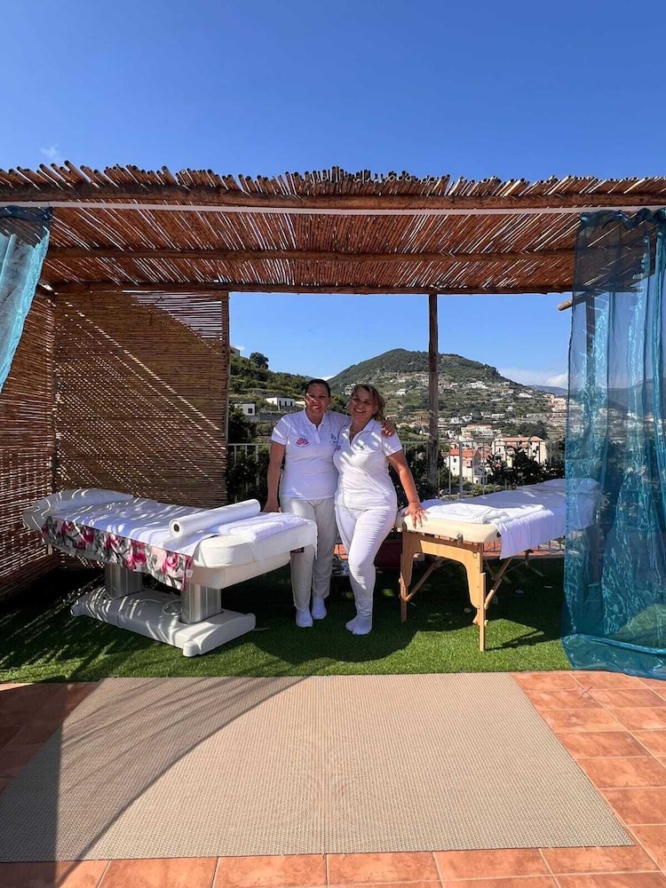 Zi'ntonio Hotel 5/50