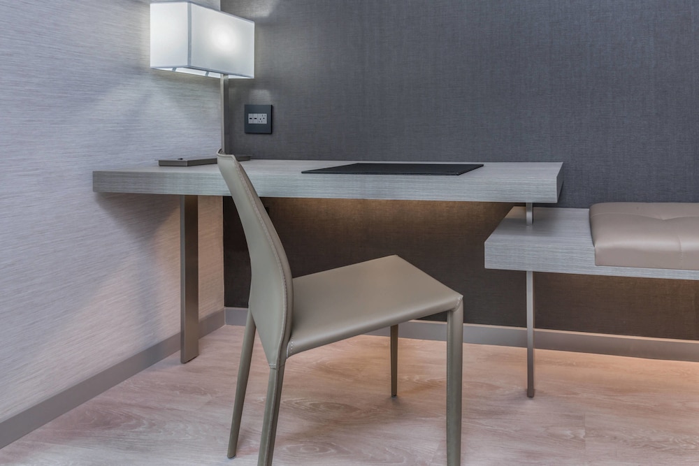 Ac Hotel By Marriott Charlotte City Center 50/61