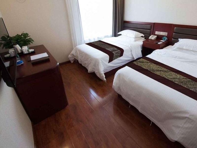 GreenTree Inn Taiyuan East Binhe Road Xiaodian High Speed Mouth Express Hotel 14/40