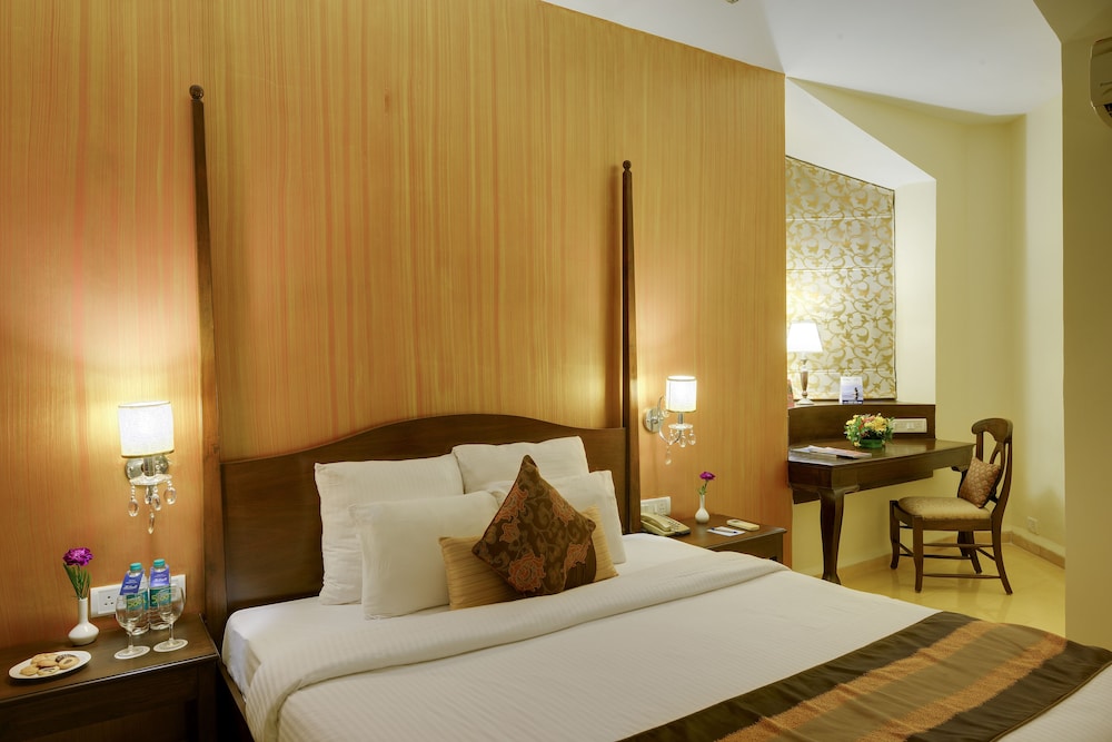 The Crown Goa 31/66