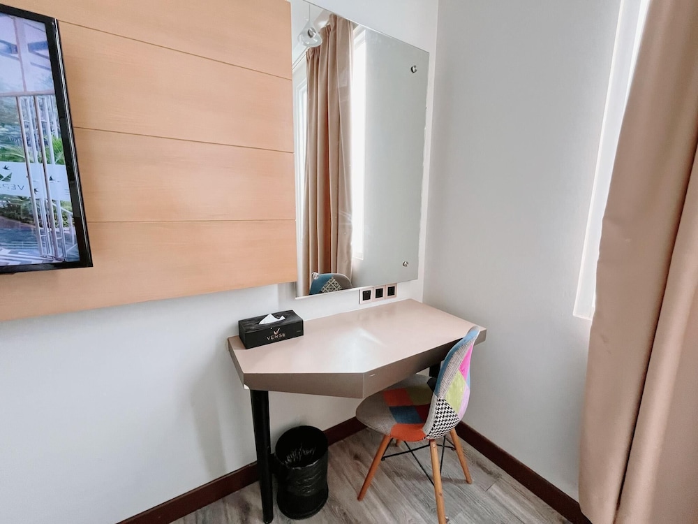 Verse Luxe Hotel Wahid Hasyim 45/50