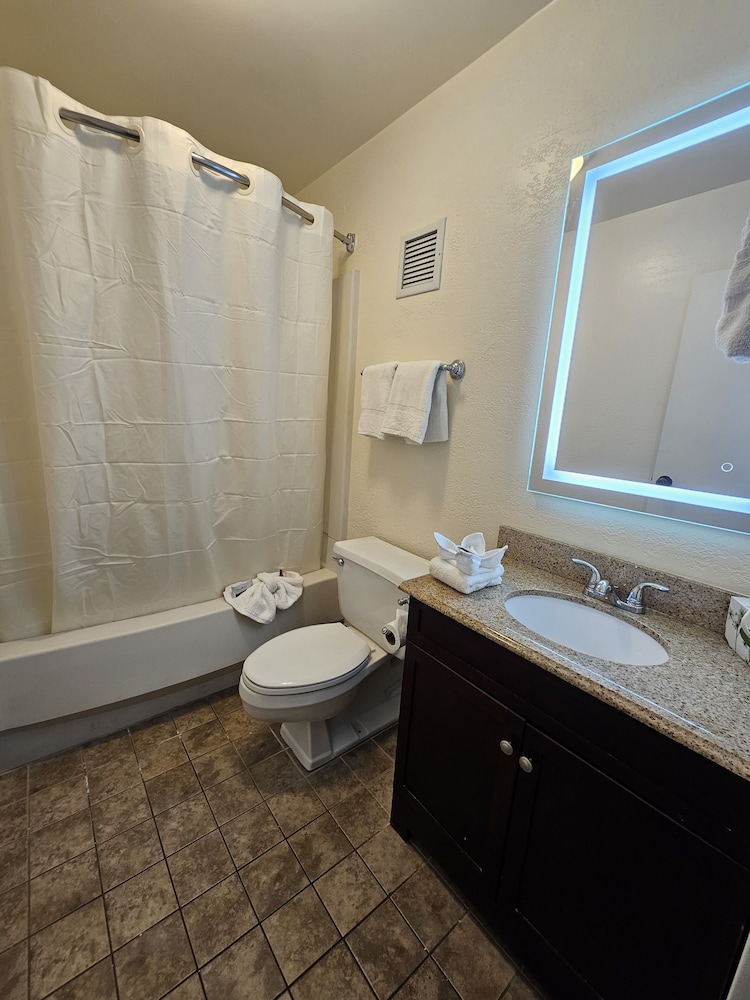 Bluegrass Extended Stay Hotel 51/57