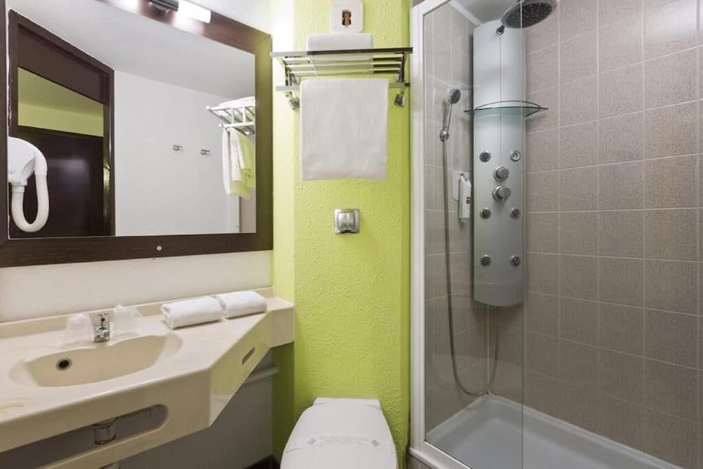 Hotel Enzo Hotels Pont a Mousson BY Kyriad Direct 47/52