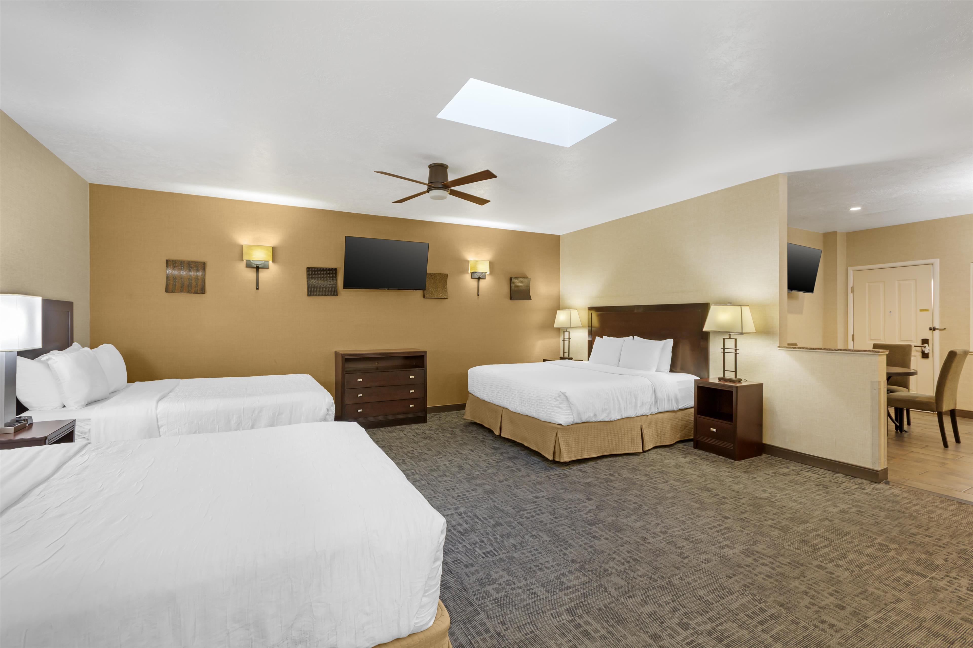 Family, Flat, Suite, 1 King and 2 Queen Beds, Stair Access Only, Balcony, Kitchenette