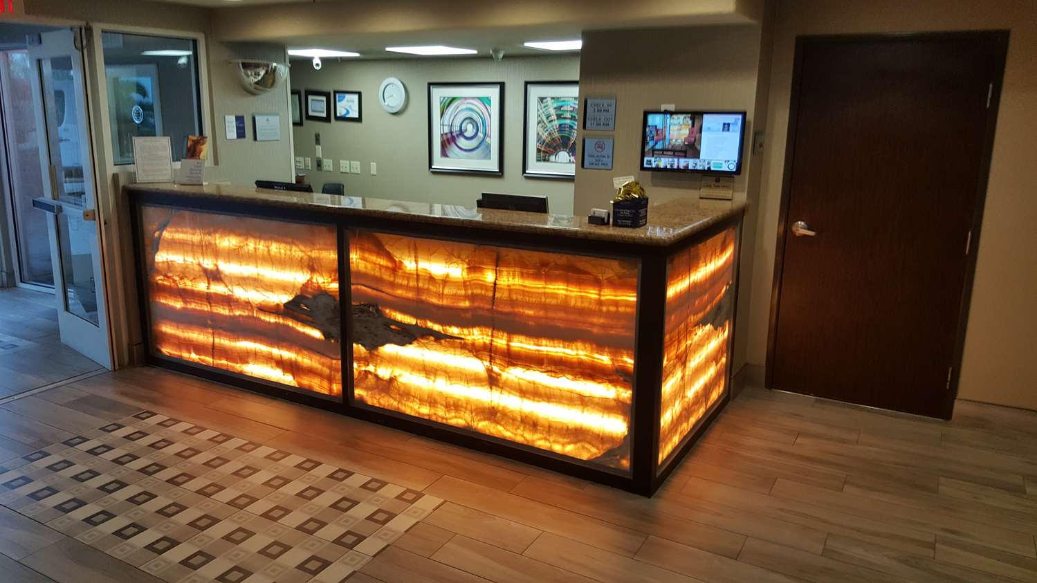 Airport Inn and Suites 2/28