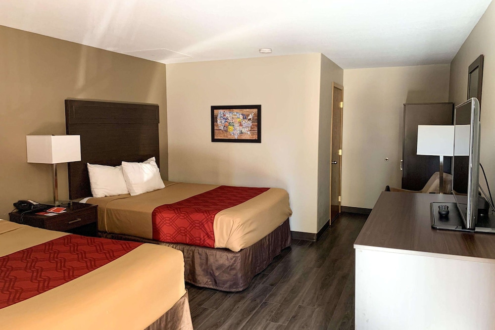 Econo Lodge Portland Downtown, OR 6/12